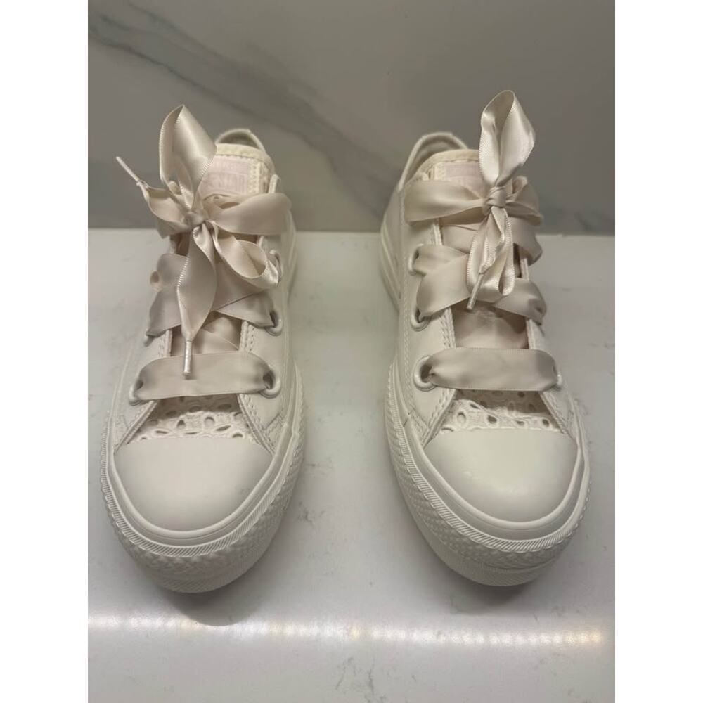 Converse Women’s Size 7 Cream Satin Big Eyelet Lace Tongue Ribbon Tie Sneakers - Picture 4 of 8